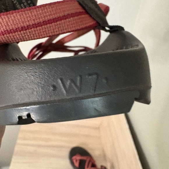 Chaco ZX2 Vibram Outdoor Sport Sandals Strappy w/ Toe Strap Women's size 7 - Picture 8 of 9